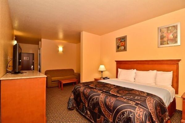 HiWay Inn Express of Broken Bow